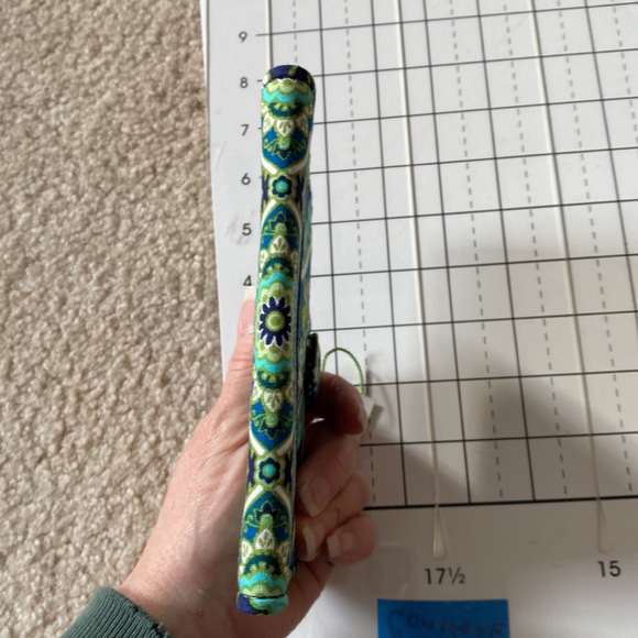 NWT Vera Bradley Passport ID Cover Rhythm & Blues Greens Aqua White Navy - Picture 14 of 16